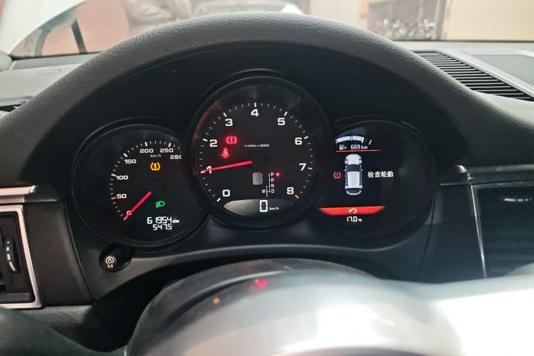 Used Porsche Macan 2016 Macan 2.0T Instrument Cluster