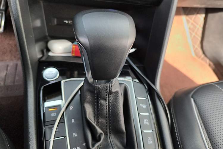 Used Volkswagen Tiguan L 2022 330TSI Automatic Two-Wheel Drive R-Line Enhanced Edition
