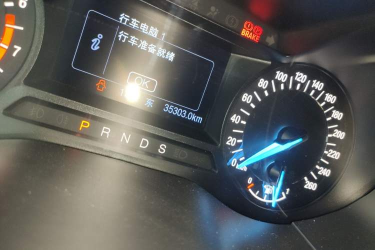 Used Ford Edge 2018 EcoBoost 245 Two-Wheel-Drive Platinum Edition 5 Seats Odometer Close Up