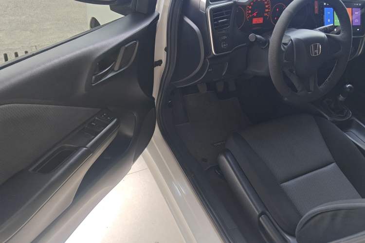 Used Honda Gienia 2017 1.5L Manual Classic Edition