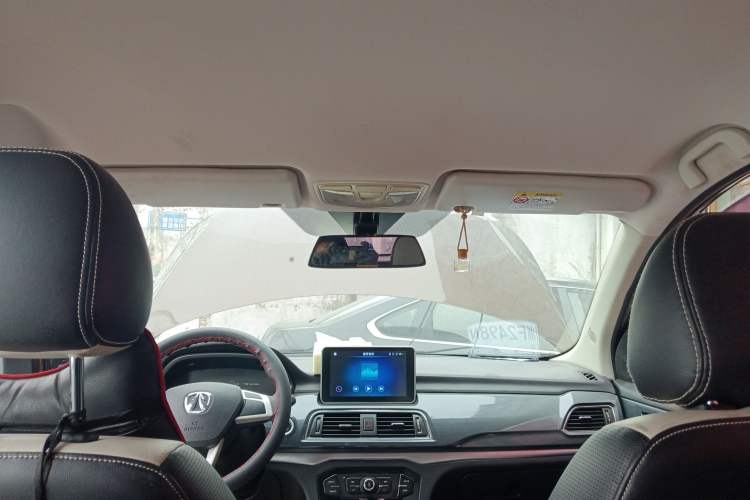 Used BAIC Weiwang M50F 2017 1.5L Standard Model
