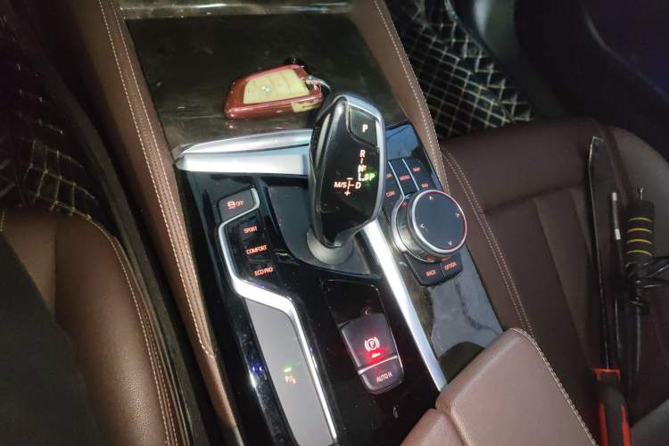 Used BMW 5 Series 2018 525Li M Sport Package Gear Lever