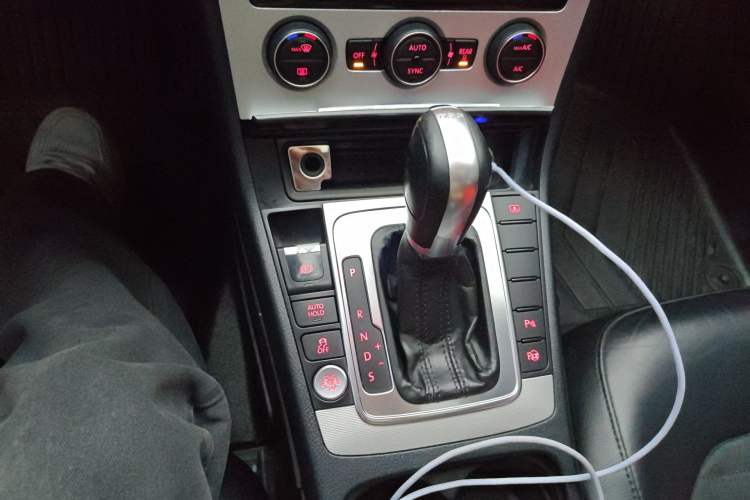 Used Volkswagen Magotan 2013 2.0 TSI Prestige Model Gear Lever