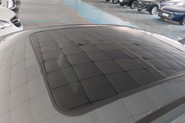 Used Fengyun A8L 2025 1.5 TGDI 145 km Luxury Version Roof