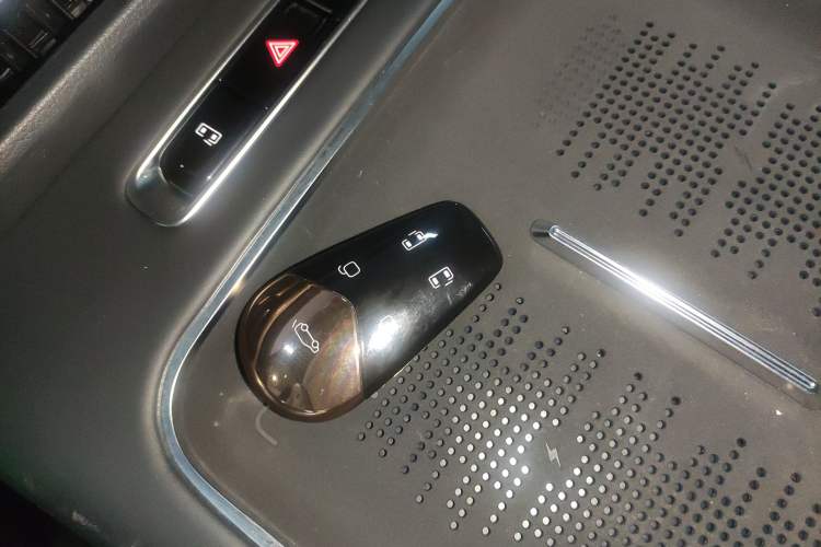 Used VOYAH Dream 2025 PHEV Four-Wheel Drive Prestige Kunpeng Edition Vehicle Key