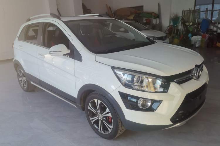 Used BAIC Senova X25 2015 1.5L automatic luxury version
