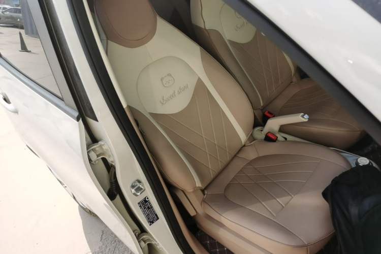 Used Wuling Hongguang MINIEV 2025 Four-Door Version Advanced Edition Right Front Seat