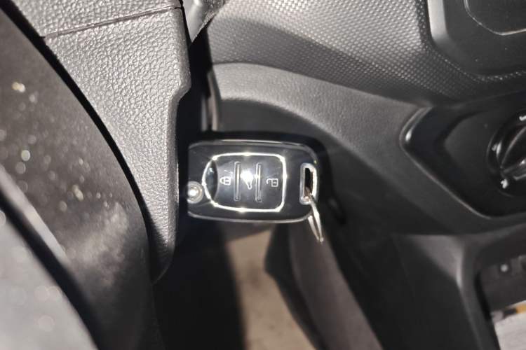 Used Wuling Hongguang 2021 1.5L S Base Version LAR Vehicle Key