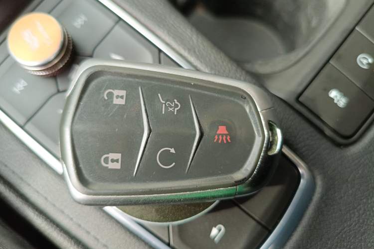 Used Cadillac XT4 2020 28T Two-Wheel-Drive Leading Version
