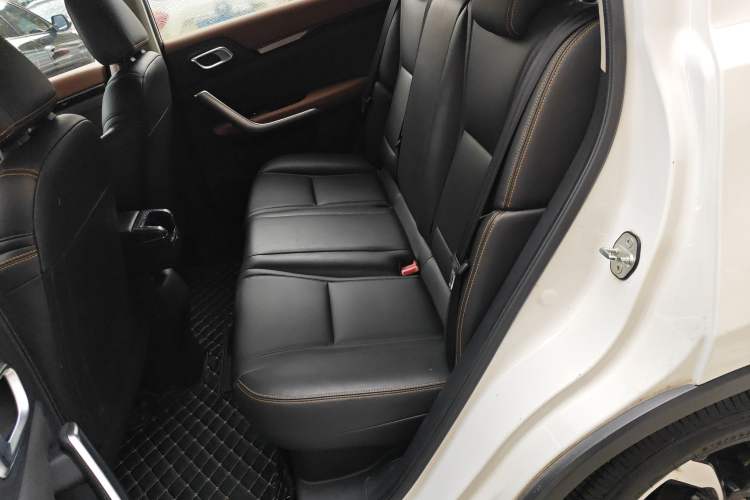 Used Dongfeng Aeolus AX4 2017 1.6L DCT Trendy Style