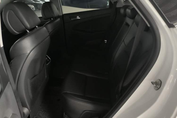 Used Hyundai Tucson 2018 1.6T Dual-Clutch Two-Wheel Drive 15th Anniversary Special Edition
