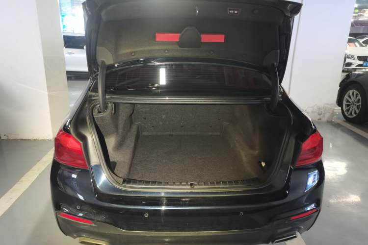 Used BMW 5 Series 2019 530Li Leading Model M Sport Package
