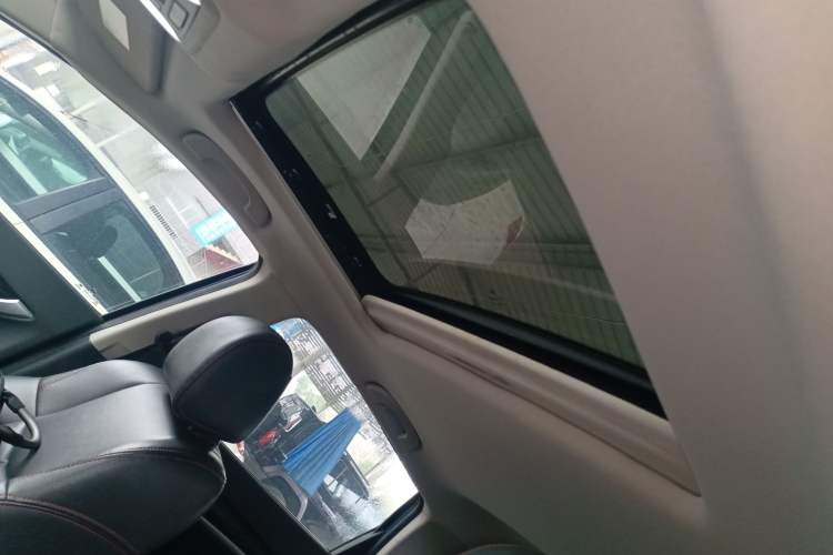 Used Dongfeng Aeolus AX7 2016 2.0L Automatic Zhiyi Trim
