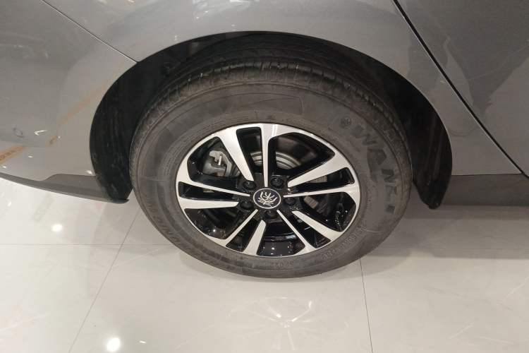 Used BYD Qin PLUS 2025 DM-i Smart Drive 120KM Superior Model