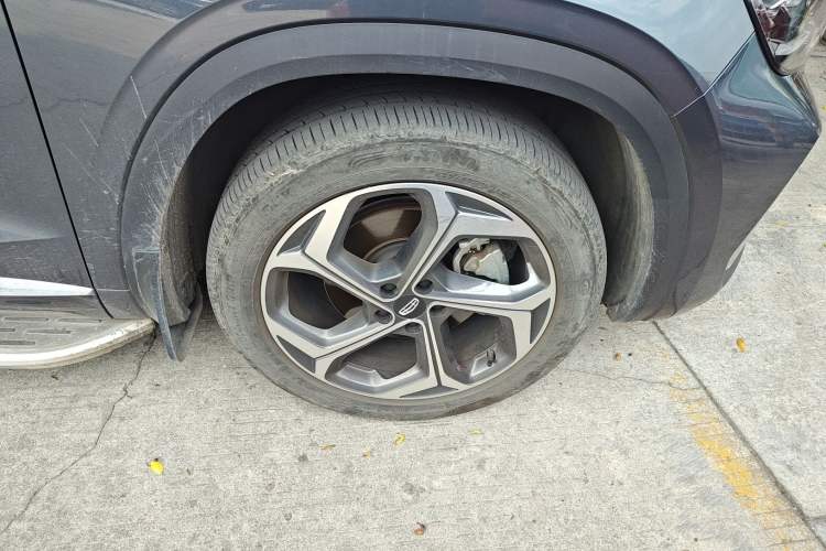 Used Geely Auto Monjaro L 2024 2.0TD High-Power Automatic Two-Wheel Drive Yunqi Version Right Front Wheel Hub