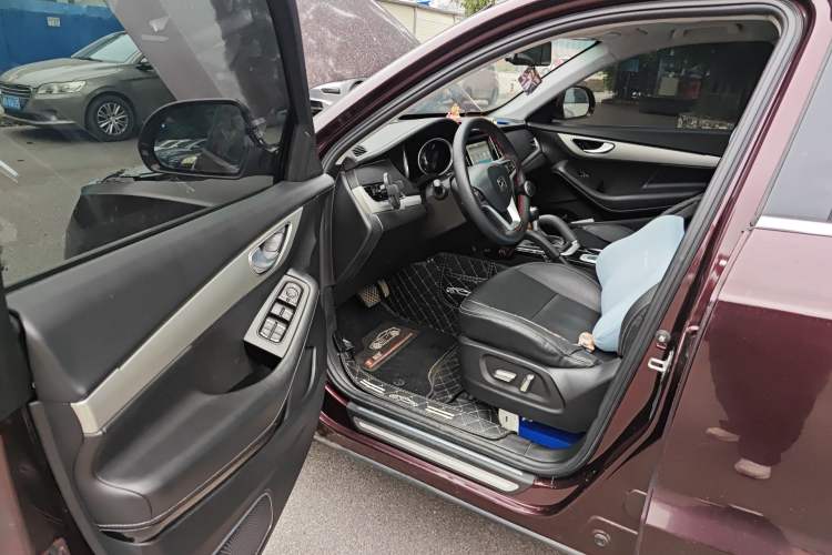 Used Zotye SR7 2016 1.5T CVT Cube Dream Edition China V Standard