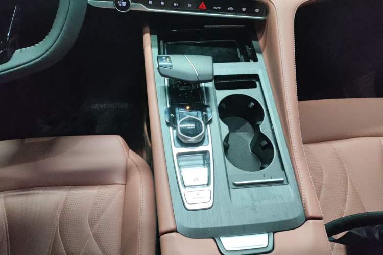 Used Changan CS75 PLUS 2024 3rd Generation Champion Edition 1.5T Intelligent Drive Dynamic Model
