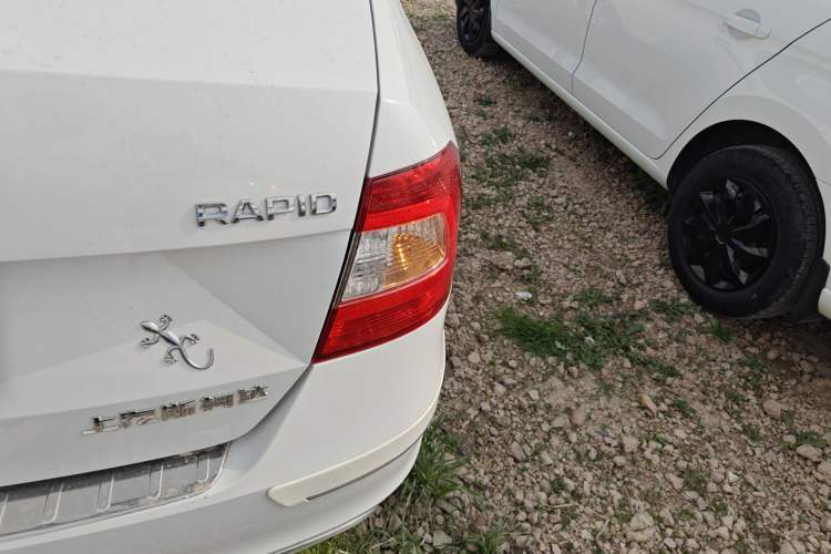 Used Skoda Rapid 2016 1.6L Manual Front-Wheel-Drive Version Right Rear Taillight