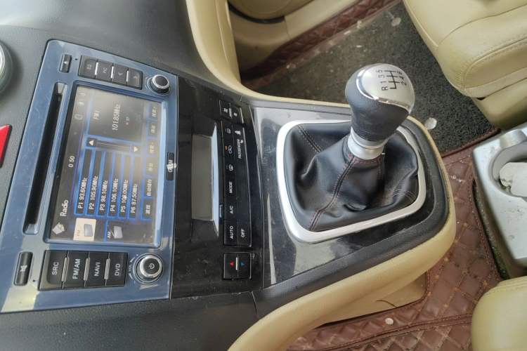 Used Haval H6 2013 1.5T Manual 4x4 Prestige Edition Audio And AC Panel