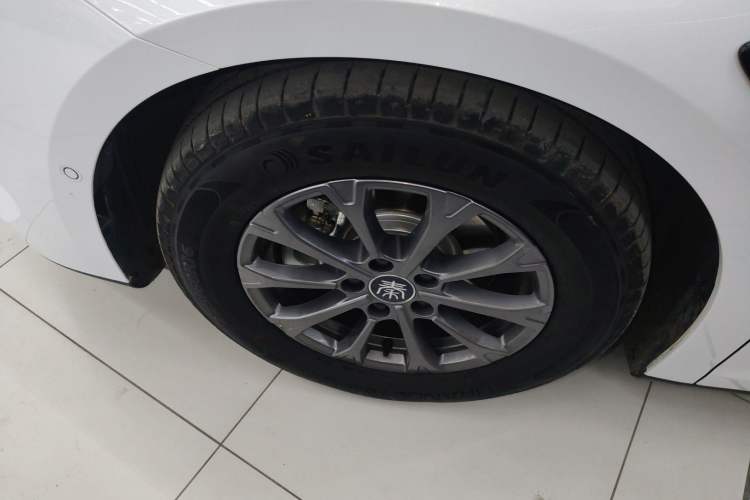 Used BYD Qin L 2025 DM-i Smart Drive 80KM Leading Model