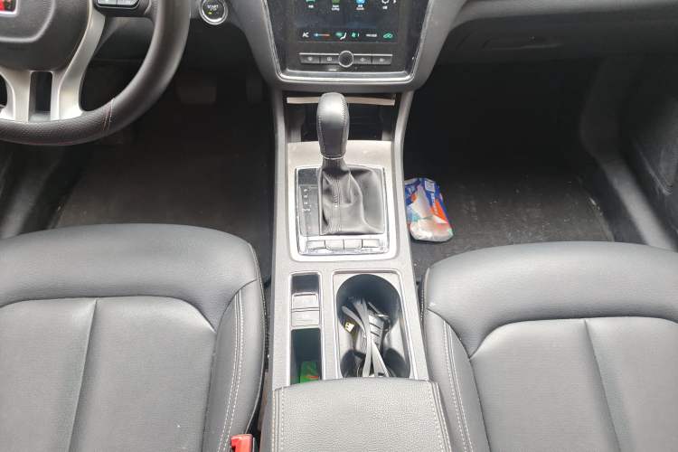 Used Roewe i6 2020 PLUS 1.6L CVT 4G Connected Glory Holographic Edition