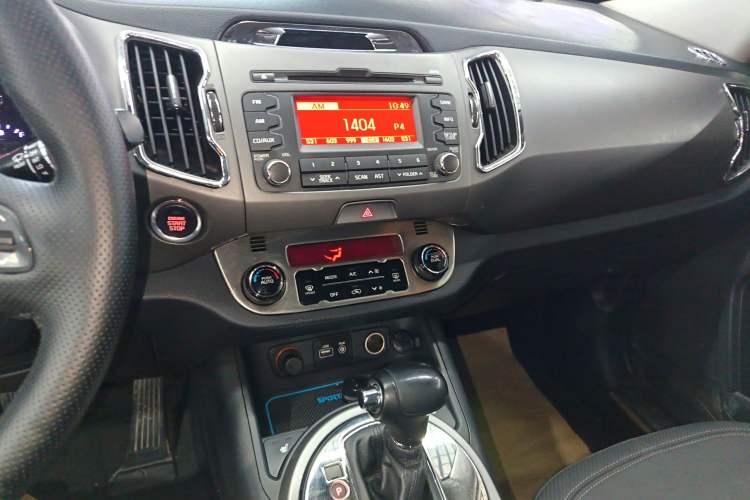 Used Kia Sportage R 2015 2.0L Automatic Two-Wheel Drive DLX Model Audio And AC Panel