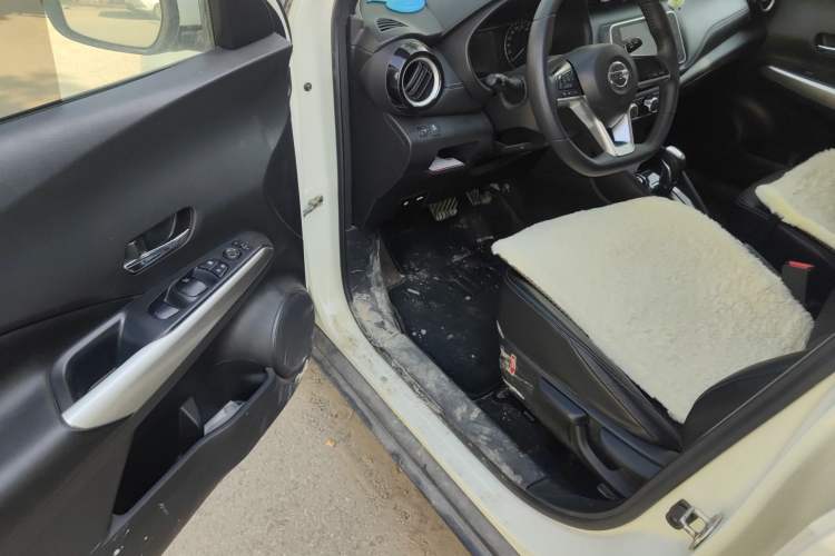 Used Nissan Kicks 2018 1.5L CVT Smart Connect Luxury Edition