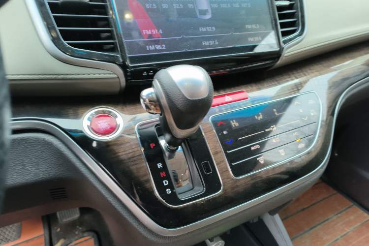 Used Honda Odyssey 2015 Revised 2.4L Luxury Edition