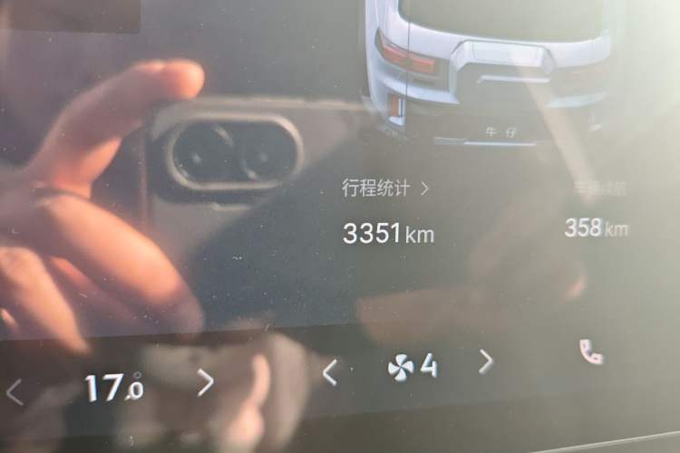 Used Geely Auto Cowboy 2025 1.5TD Fun-Offroad Version Odometer Close Up