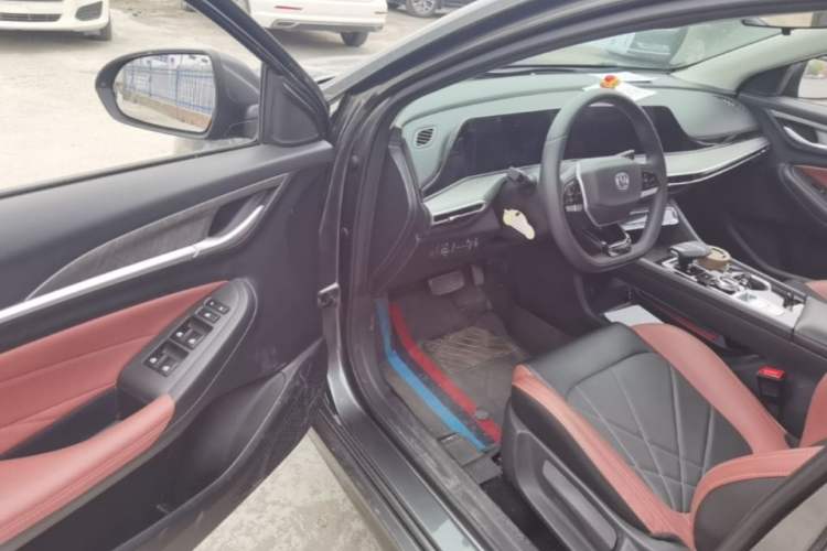 Used CHANGAN Eado 2023 Changan Edition PLUS Blue Whale NE 1.4T GDI DCT Prestige Version Driver Seat