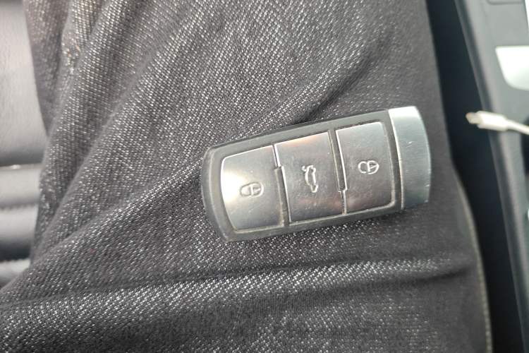 Used Volkswagen Magotan 2016 1.8TSI Smart Comfort Model Vehicle Key