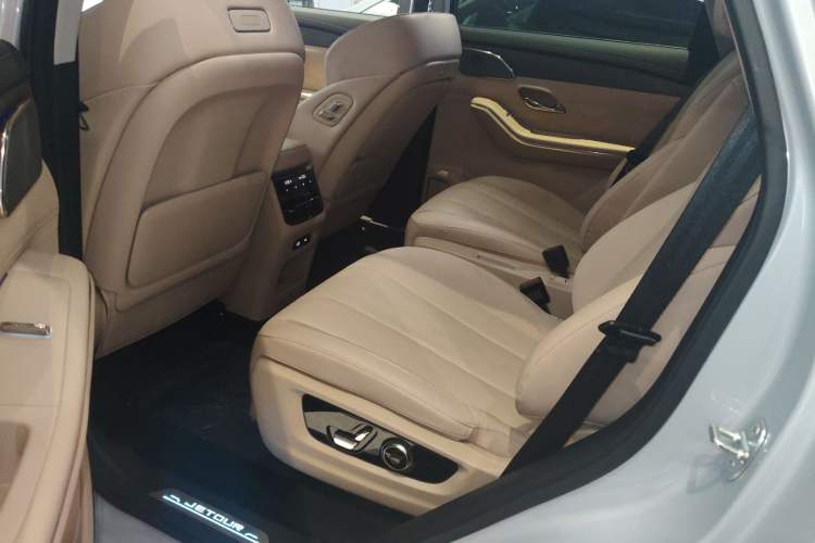 Used JETOUR Shanhai L9 2025 1.5TD 2DHT Flagship Edition 6 Seats
