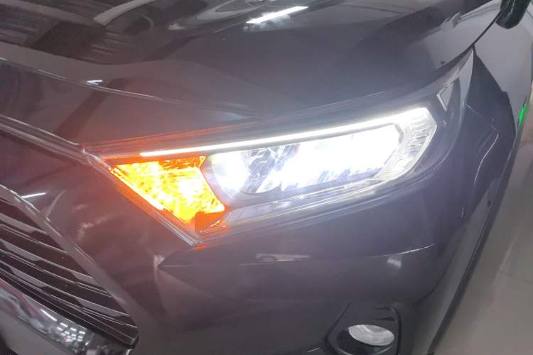 Used Toyota RAV4 2020 2.0L CVT Two-Wheel Drive Fashion Edition