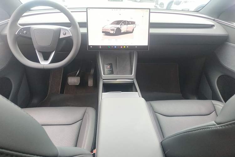 Used Tesla Model Y 2026 Rear-Drive Model Audio And AC Panel