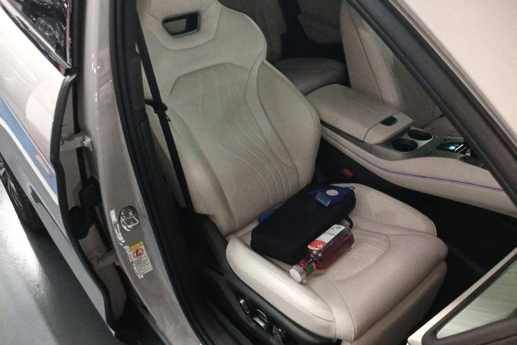 Used Denza N7 2023 with Ultra-Long Range Right Front Seat