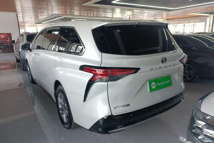 Used Toyota Sienna 2024 2.5L Hybrid Four-Wheel Drive Prestige Edition
