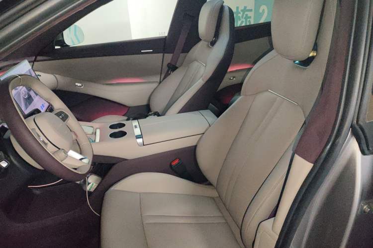 Used Xiaomi Auto YU7 2025 Ultra-Long Range High-Performance All-Wheel-Drive Max Edition
