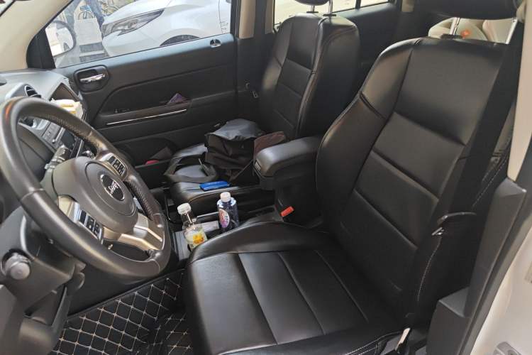 Used Jeep Compass 2013 2.4L four-wheel drive urban version Left Front Seat