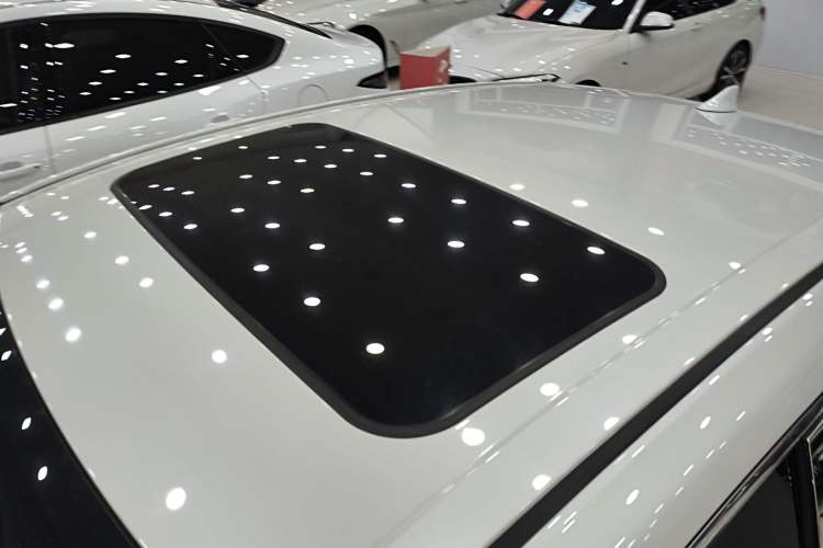 Used Toyota Avalon 2022 2.0L XLE Premium Edition Roof