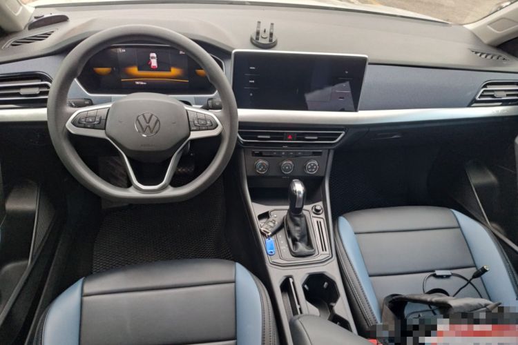 Used Volkswagen Lavida 2024 1.5L Automatic DeYi Edition Center Console