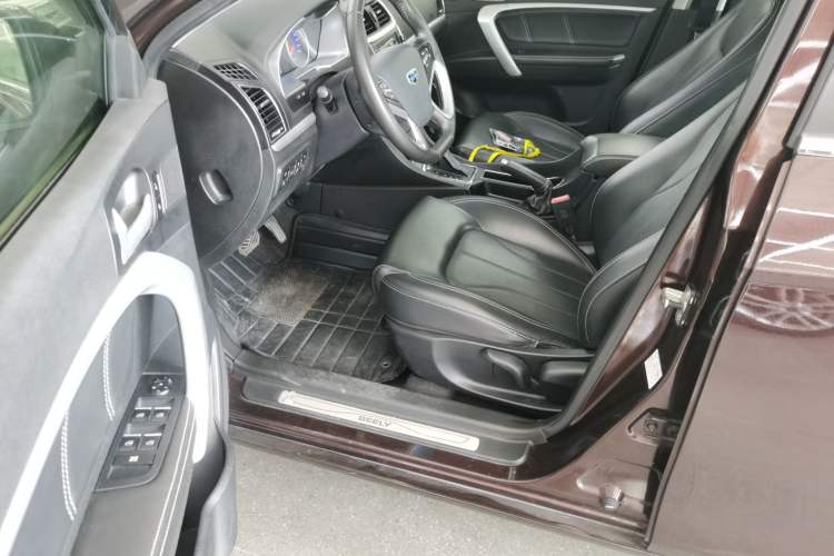 Used Geely Auto Emgrand 2016 Sedan 1.5L CVT Upward Version Driver Seat