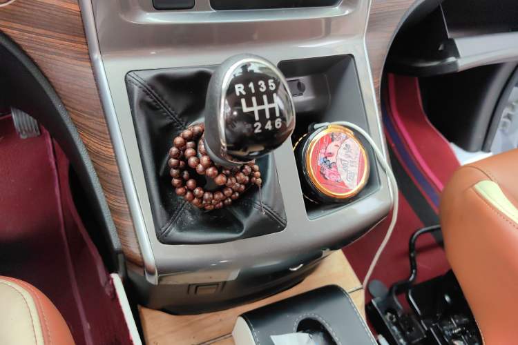 Used FORTHING Lingzhi PLUS 2021 2.0L Manual Standard Version CNG 7 Seats