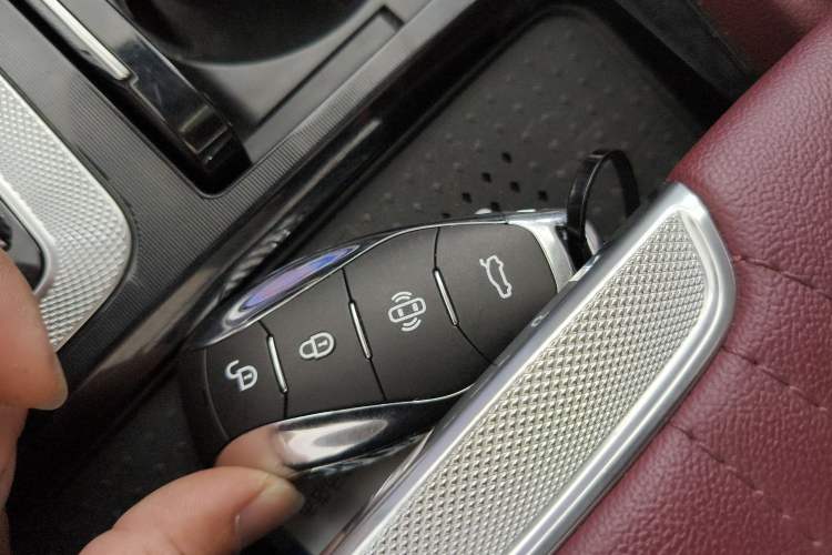 Used Hongqi H5 2023 2.0T Automatic Smart Connect Flagship Edition
