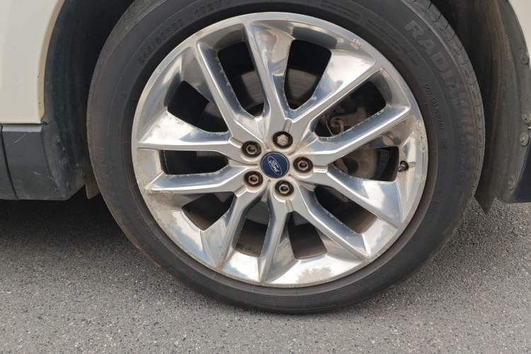 Used Ford Edge 2015 2.0T GTDi Four-Wheel Drive Prestige Model
