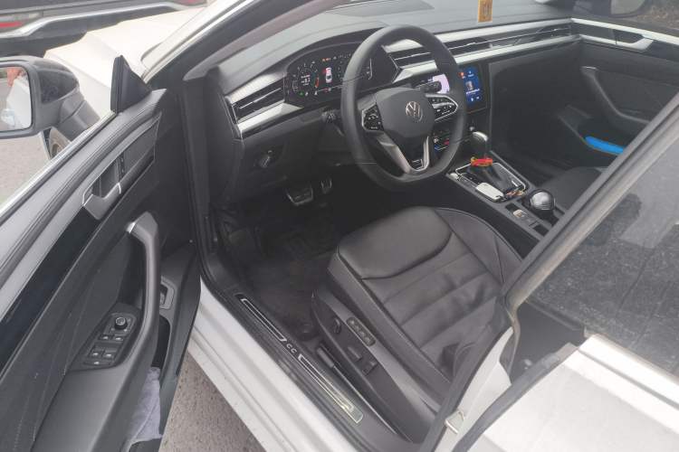 Used Volkswagen FAW-Volkswagen CC 2024 380TSI Striking Edition Interior 3