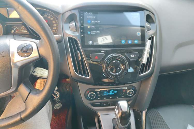 Used Ford Focus 2012 Sedan 1.6L Automatic Fashion Edition
