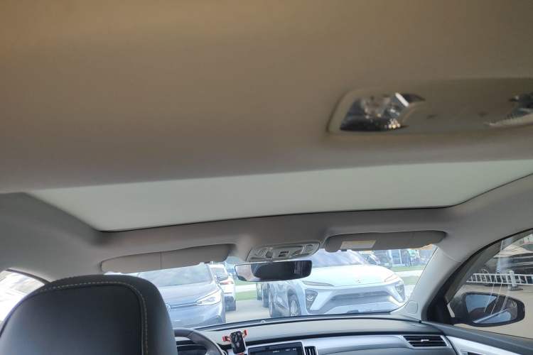 Used Roewe i6 MAX New Energy 2022 EV 500 Grand Touring Edition with Sunroof
