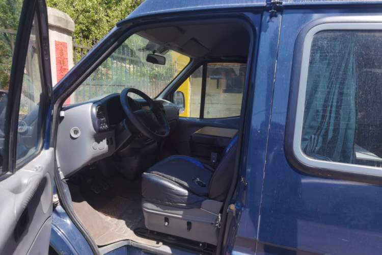 Used Ford Classic Transit 2013 2.8T Revised Diesel Standard Version with Short Wheelbase and Mid-Roof – JX493ZLQ4
