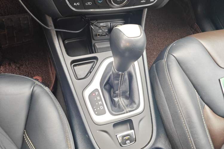 Used Jeep Cherokee 2016 2.4L Leading Edition
