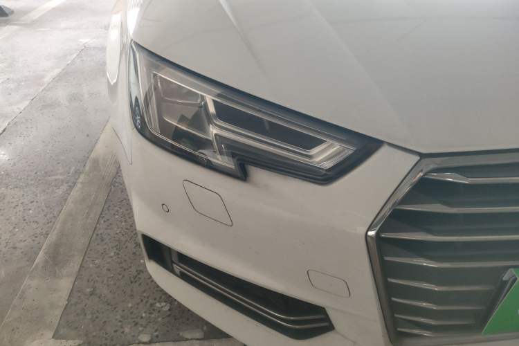 Used Audi A4L 2018 30th Anniversary Edition 40 TFSI Fashion Model
